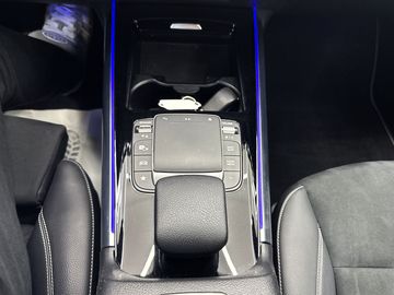 Car image 40