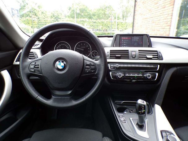 BMW 320i Gran Turismo 135 kW image number 4