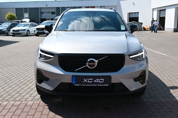 Volvo XC40 B4 Plus Dark DKG 145 kW image number 8