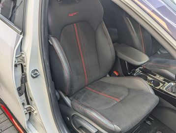 Car image 37