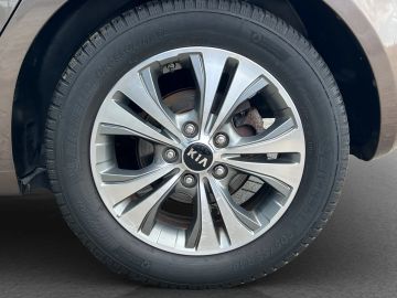 Car image 29