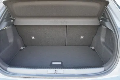 Car image 34