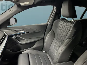 Car image 40