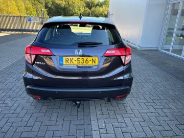 Car image 40