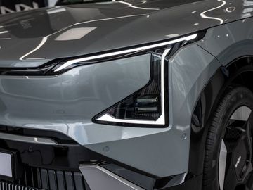 Car image 28