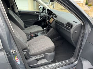 Car image 36