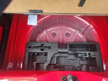 Car image 30