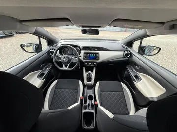 Car image 29