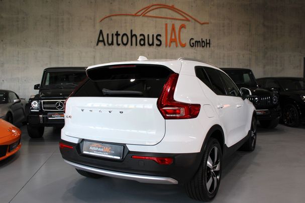 Volvo XC40 Momentum 110 kW image number 4