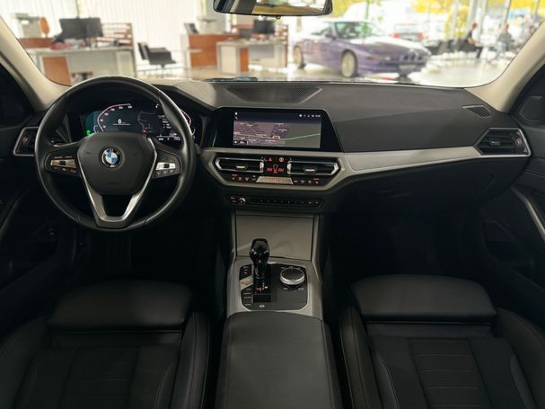 BMW 320d Touring xDrive 140 kW image number 36