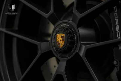 Car image 35