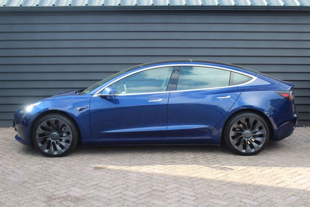 Tesla Model 3 60 Plus 239 kW image number 3