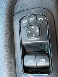 Car image 38