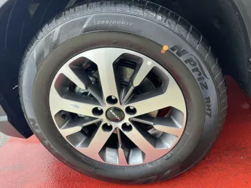 Car image 34