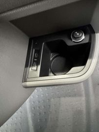 Car image 36