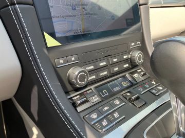 Car image 38