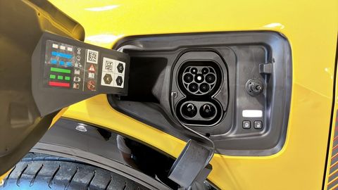 Car image 25