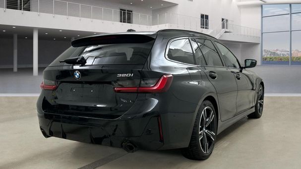 BMW 320i Touring 135 kW image number 3