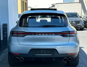 Car image 29