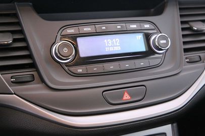 Car image 13