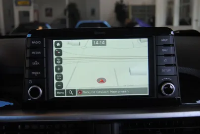 Car image 30