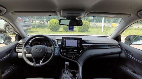 Car image 12