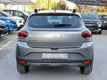 Car image 21