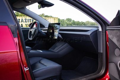 Car image 24
