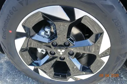 Car image 28