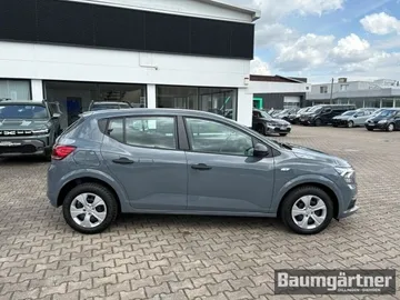 Car image 11