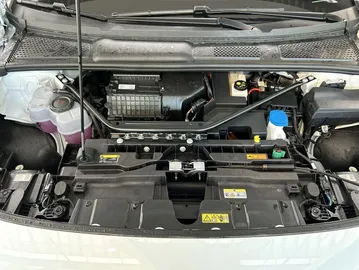 Car image 24