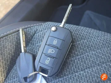 Car image 28