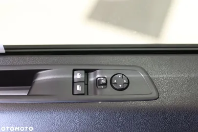 Car image 35