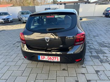 Car image 15