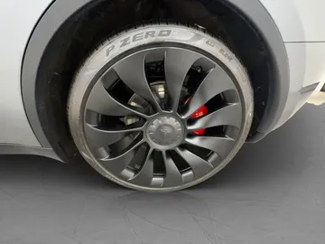 Car image 36