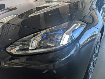 Car image 27