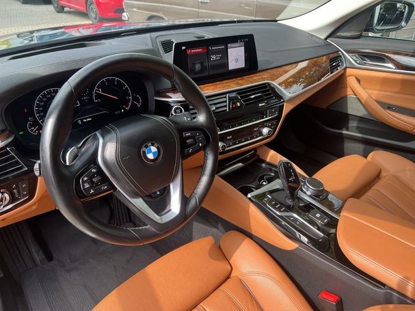 BMW 520d Touring Luxury Line 140 kW image number 14