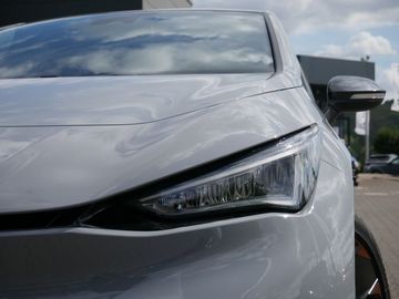 Car image 24
