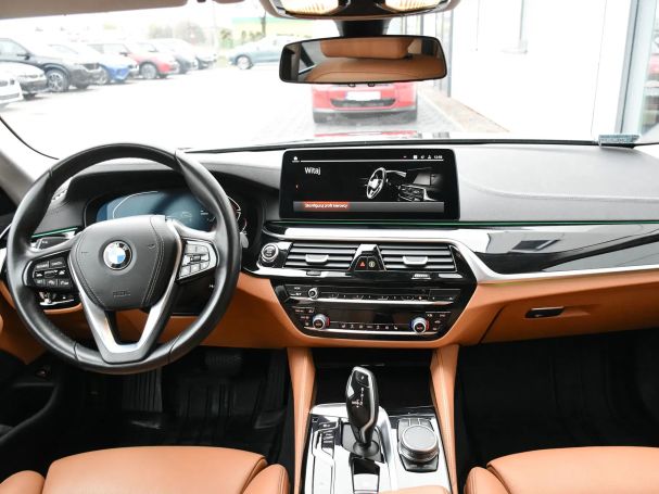 BMW 520d Touring xDrive Luxury Line 140 kW image number 23