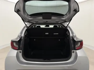 Car image 25