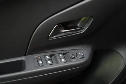 Car image 29