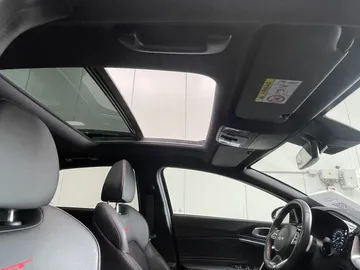 Car image 34