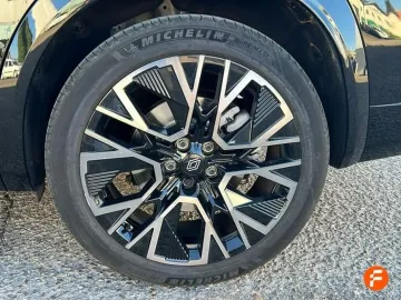 Car image 34