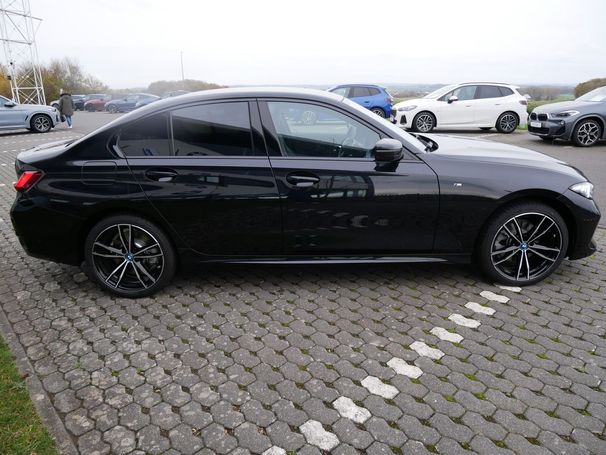 BMW 330 e xDrive 215 kW image number 6