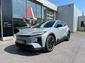 Car image 26