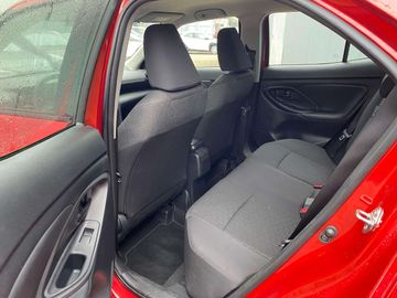 Car image 15