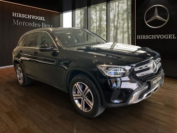 Mercedes-Benz GLC 300 e 235 kW image number 2