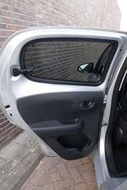 Car image 28