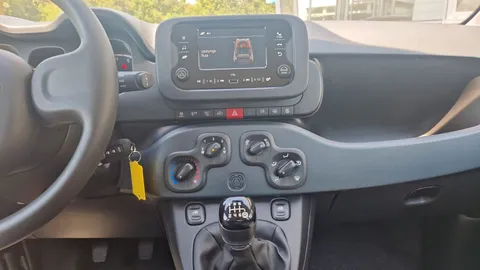 Car image 25