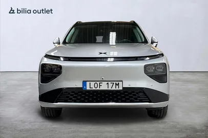 Car image 3
